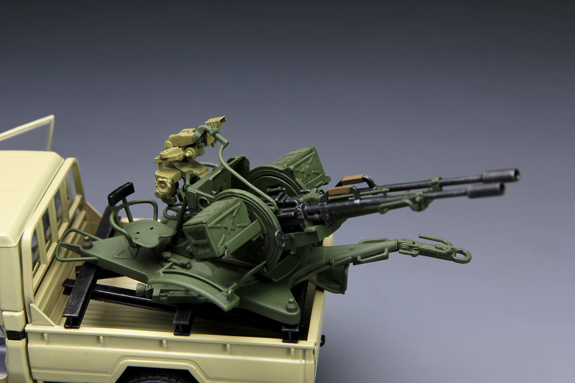 皮卡搭载zu-23-2高射炮1/35